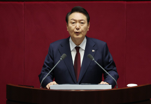 윤석열 대통령이 25일 국회 본회의장에서 2023년도 예산안 및 기금운용계획안 시정연설을 하고 있다. 연합뉴스